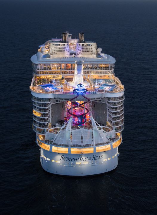 Symphony of the Seas - aerials at night